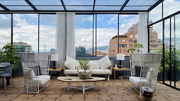 Signature Apartment | Terrace/patio