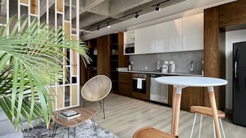 Apartamento (705) | Cocina privada | Hervidor eléctrico y tostadora