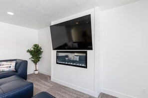 スマートテレビ、暖炉