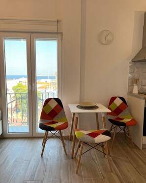 Dining - Calm Joy & J - Calm (Ermoupoli)