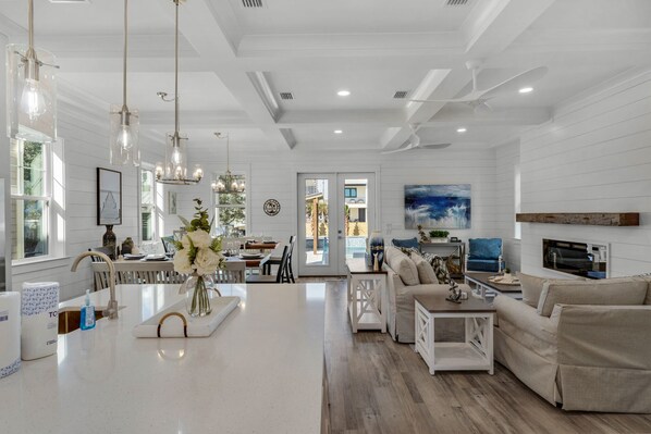 TV connectée, cheminée, jeux vidéo