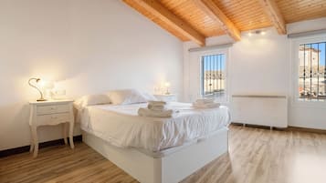 3 bedrooms, free WiFi, bed sheets