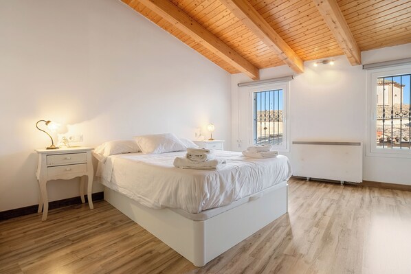 3 soverom, wi-fi (inkludert) og sengetøy