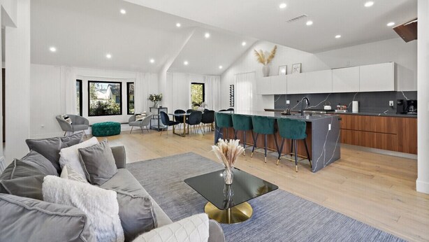 Unclassified image, 1 of 52, button - Modern Luxurious Dream House MarVista 4BR/4Bath Beach Pet (Los Angeles)