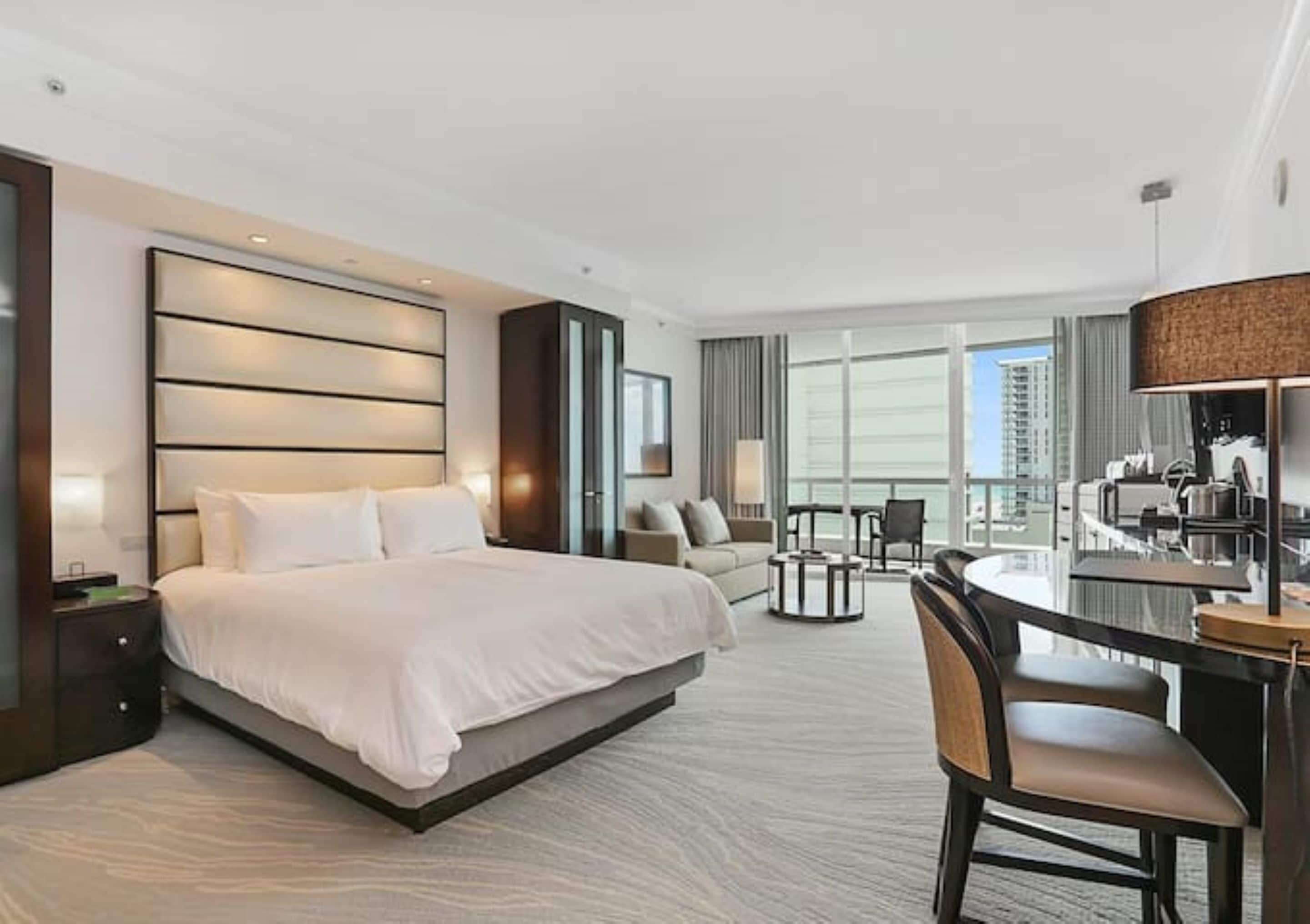 Junior Studio | In-room safe, iron/ironing board, free cots/infant beds, free WiFi