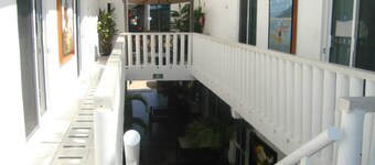 Vayor Hotel & Suites 