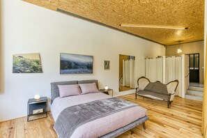 1 habitación, tabla de planchar con plancha, wifi gratis y ropa de cama 