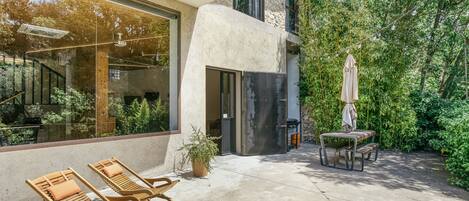 تناول الطعام بالخارج