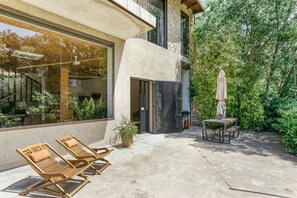 Outdoor dining - Espai Temps - Art Home: Loft luminoso con terraza y arte en el Ampurdán (Terrades)