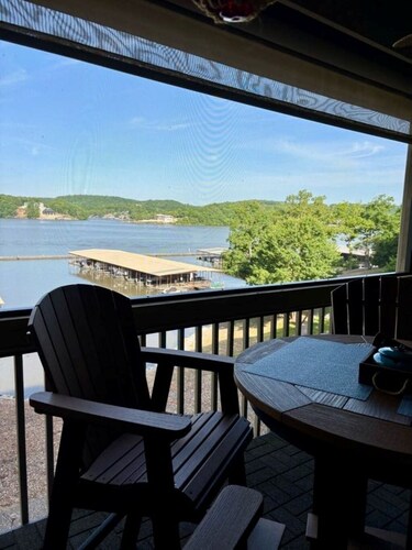 3 BR Lake Front Baypoint Condo, Pool, Boat Slip in Osage Beach, MO, MM 24 1/2