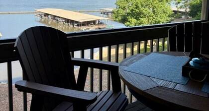 3 BR Lake Front Baypoint Condo, Pool, Boat Slip in Osage Beach, MO, MM 24 1/2