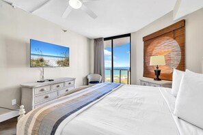 2 dormitorios, tabla de planchar con plancha, cuna de viaje