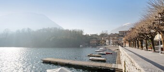 Vakantiehuis 'Casa Vacanze Laghi e Monti' met uitzicht op de bergen, eigen tuin en Wi-Fi