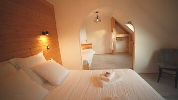 3 slaapkamers, een strijkplank/strijkijzer, gratis wifi, beddengoed