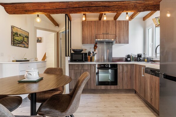 Fridge, microwave, oven, dishwasher