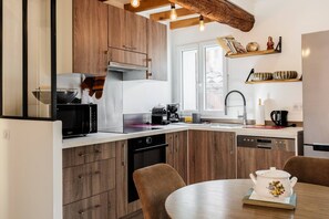 Fridge, microwave, oven, dishwasher
