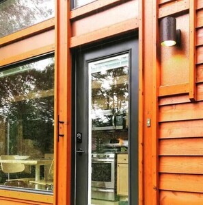 Exterior - Luxury Tiny Home. Brew Ridge. Trail. Ski. Wineries (Afton)