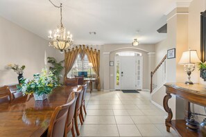 Dining - Free Pool Heat | Sunset View | Minutes from Disney | Gated Resort Community (Kissimmee)