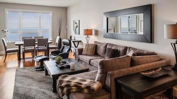 Smart TV, fireplace, table tennis, offices