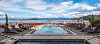 Seasons Waterfront Condo. Beach, Heated Pool, Hot Tub