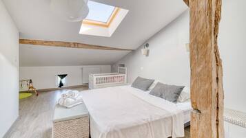 6 habitaciones, tabla de planchar con plancha y wifi gratis