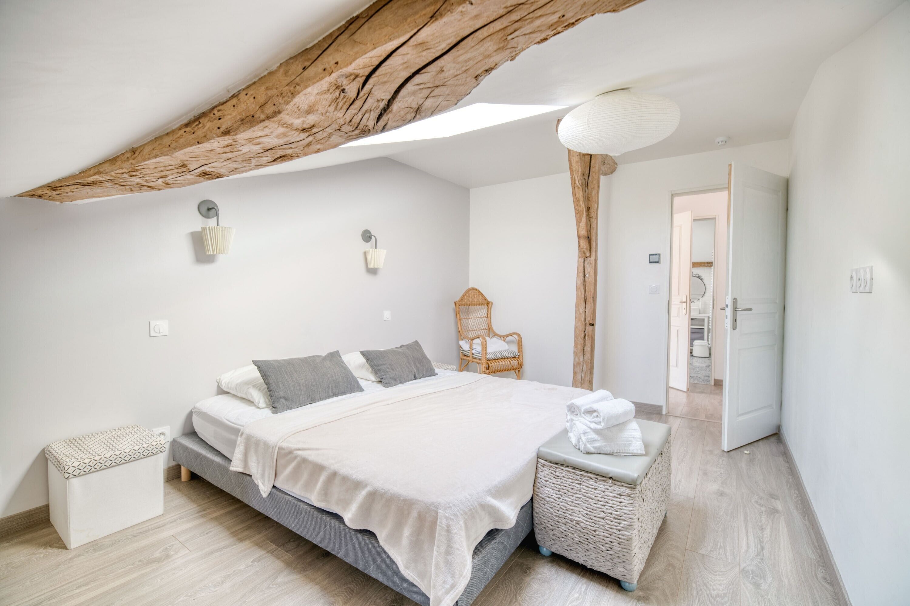 6 chambres, fer et planche à repasser, Wi-Fi gratuit, draps fournis