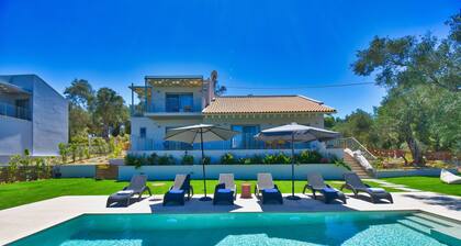 Villa Luminosa with private pool by Corfuville