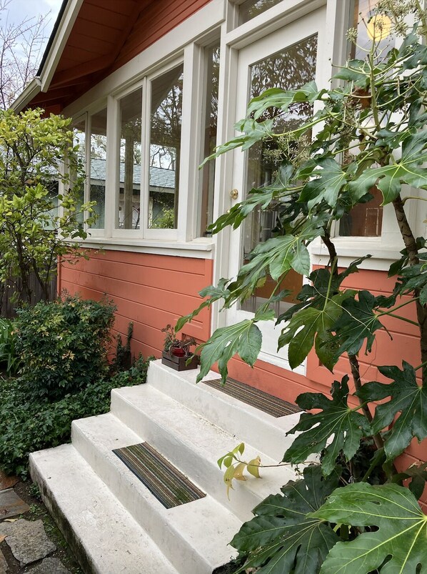 Exterior detail - Charming Cottage in Wine Country (Sonoma)