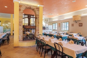 Restaurant - HOTEL LE MACINE (Santa Cesarea Terme)