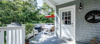 Cape Classic, Near Bay Beaches & Shopping Center