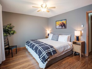 6 habitaciones, tabla de planchar con plancha y cuna de viaje 