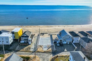 Beach nearby - Charming Old Lyme Cottage, Steps to Private Beach! (Old Lyme)