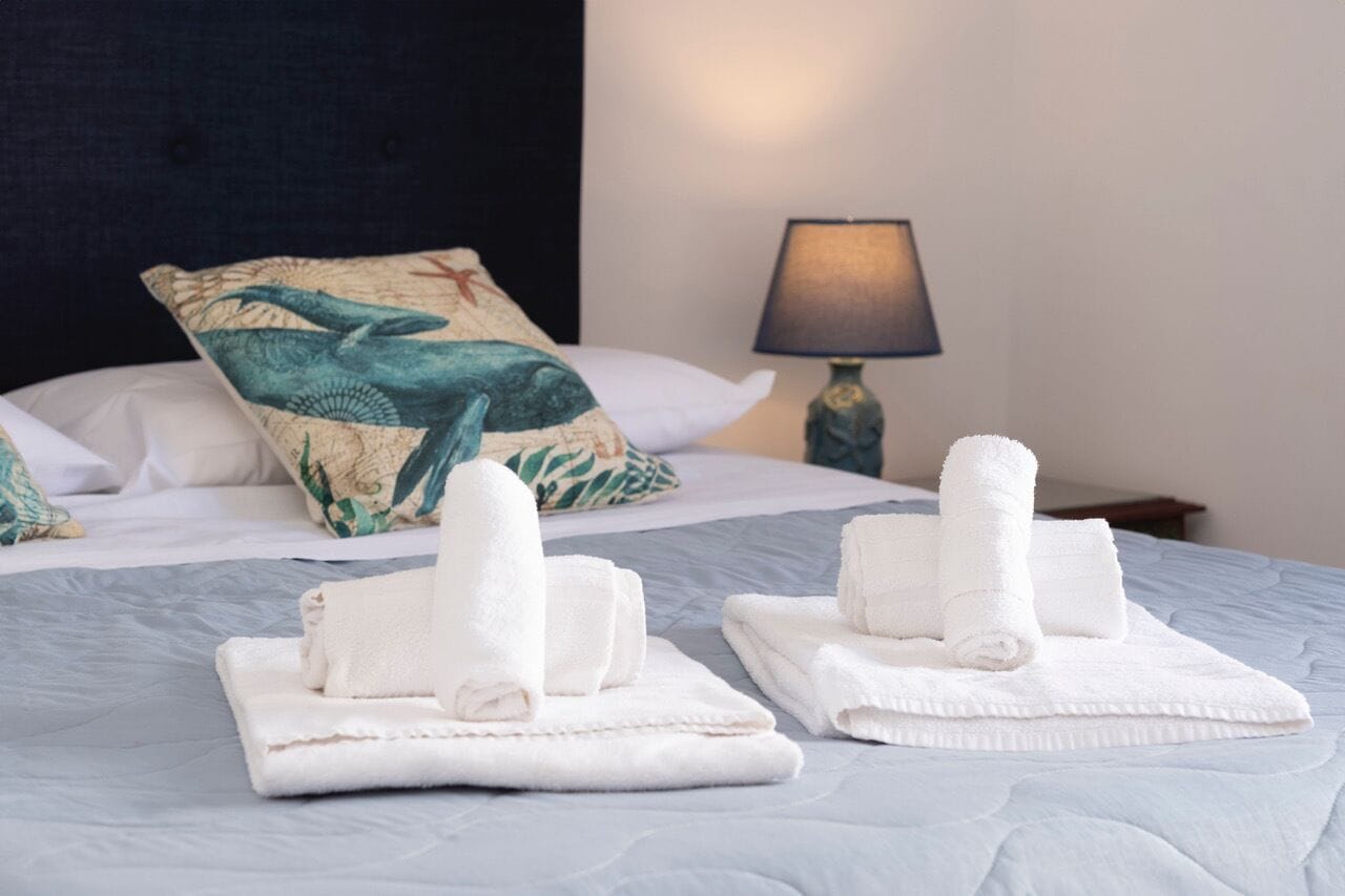 2 chambres, fer et planche à repasser, Wi-Fi gratuit, draps fournis