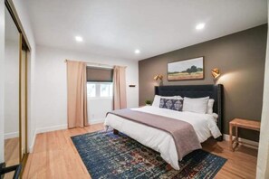 3 bedrooms, iron/ironing board, travel crib, free WiFi