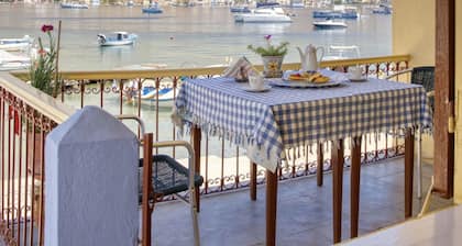 2islands Waterfront House