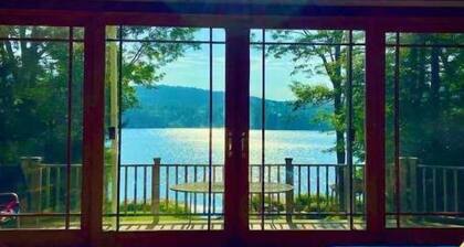 Spacious Lakefront Retreat w/Stunning Views