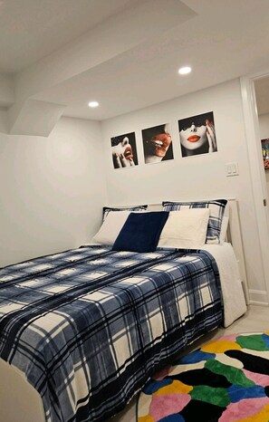 1 bedroom, iron/ironing board, WiFi, bed sheets -  Modern comfy brand new basement apartment in a convenient place, pet friendly. (East Gwillimbury)
