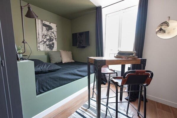 1 bedroom, iron/ironing board, bed sheets