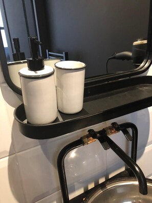 Coffee and/or coffee maker - Studio L'Atelier - Metro Valmy - Vaise (Lyon)