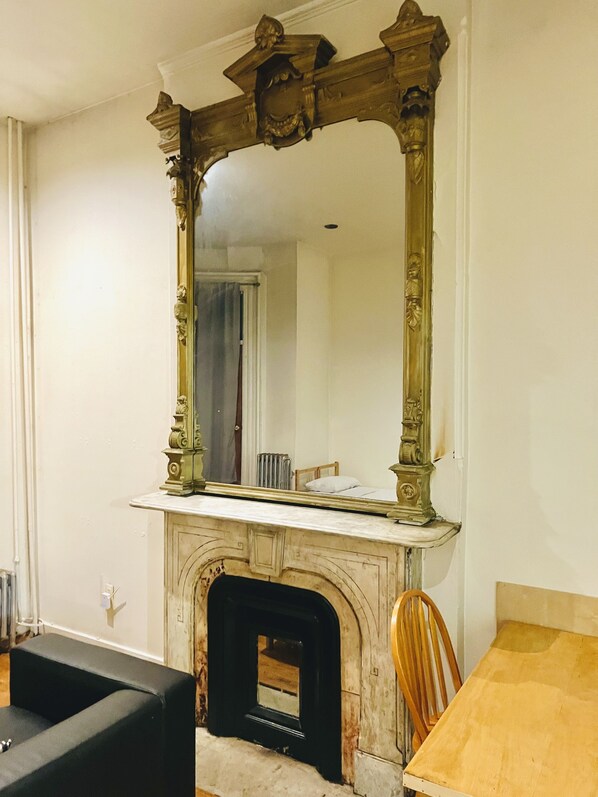 Interior - Sunny studio alcove apt w/Patio deck less than 2 blocks from subway (New York)