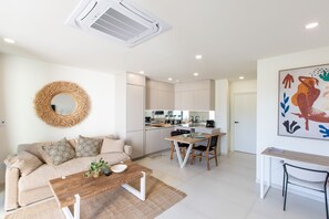 Living area - A102 - Cozy Apartment with Garden (Sint Maarten)