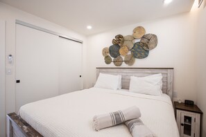 1 bedroom, in-room safe, iron/ironing board, WiFi - A122 - Wonderful Lagoon View with Balcony (Sint Maarten)