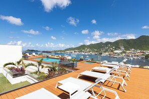 Terrace/patio - A136 - Amazing Spacious Apartment Lagoon View with Balcony (Sint Maarten)