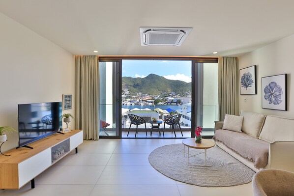 TV - A112 - Extraordinary Lagoon View with Balcony (Sint Maarten)