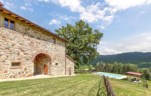 Property grounds - Awesome home in Bibbiena with kitchen (Bibbiena)