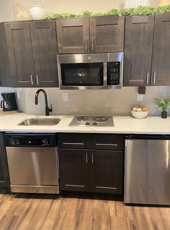 Fridge, microwave