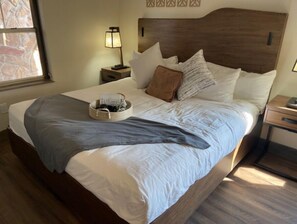 1 slaapkamer, een strijkplank/strijkijzer, wifi, beddengoed