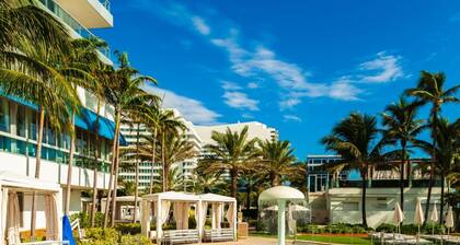 FontaineBleau Resort Ocean plus Bay View w/ Balcony