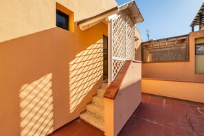 Exterior detail - Holiday Home 'Gemma Piccolino' with Mountain View, Wi-Fi and Air Conditioning (Villasimius)