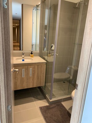 Shower, hair dryer, towels, soap - Loft for everyone, Bogotá for all
(Bogotá)